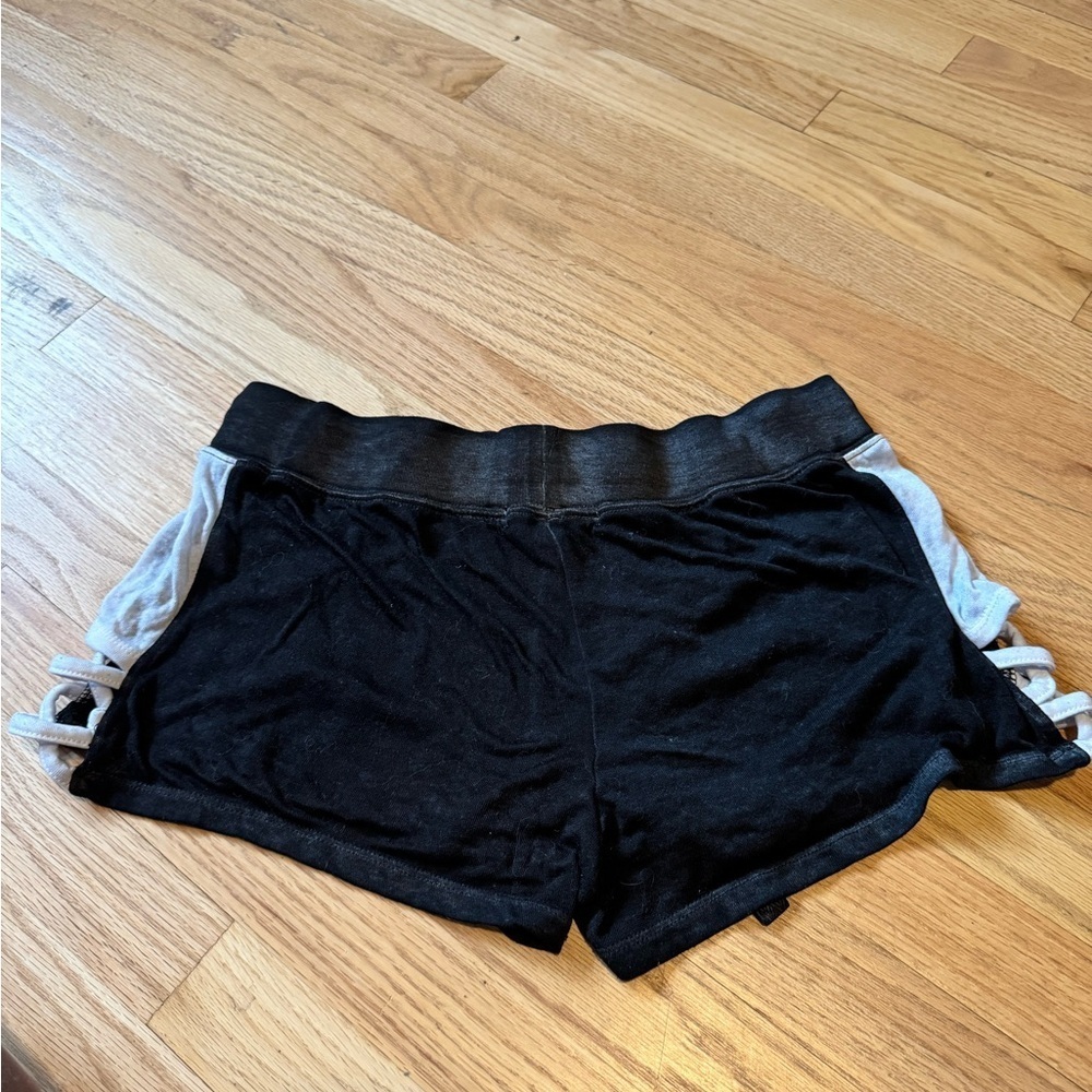 Derek Heart faded black Shorts, size medium - Picture 5 of 6
